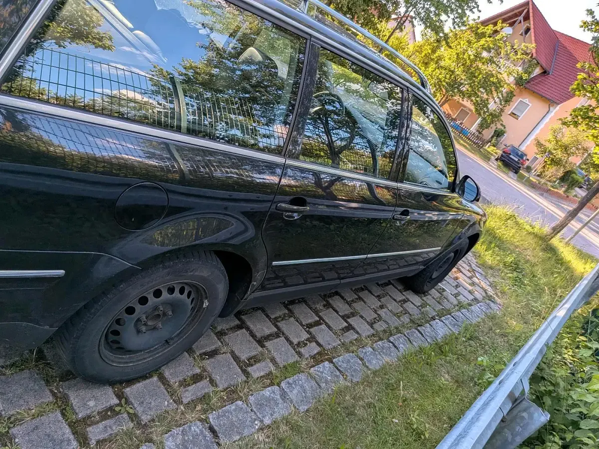 Gebraucht VW Passat Highline 131 PS (96 kW) 2004 Schwarz Kombi
