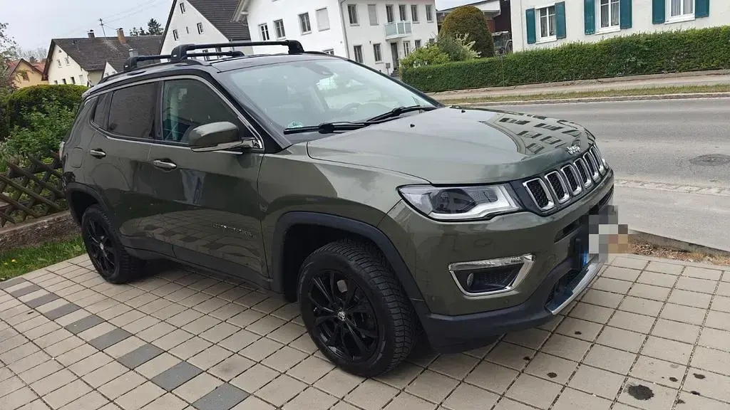 Gebraucht Jeep Compass Limited 170 PS (125 kW) 2018 Grün SUV
