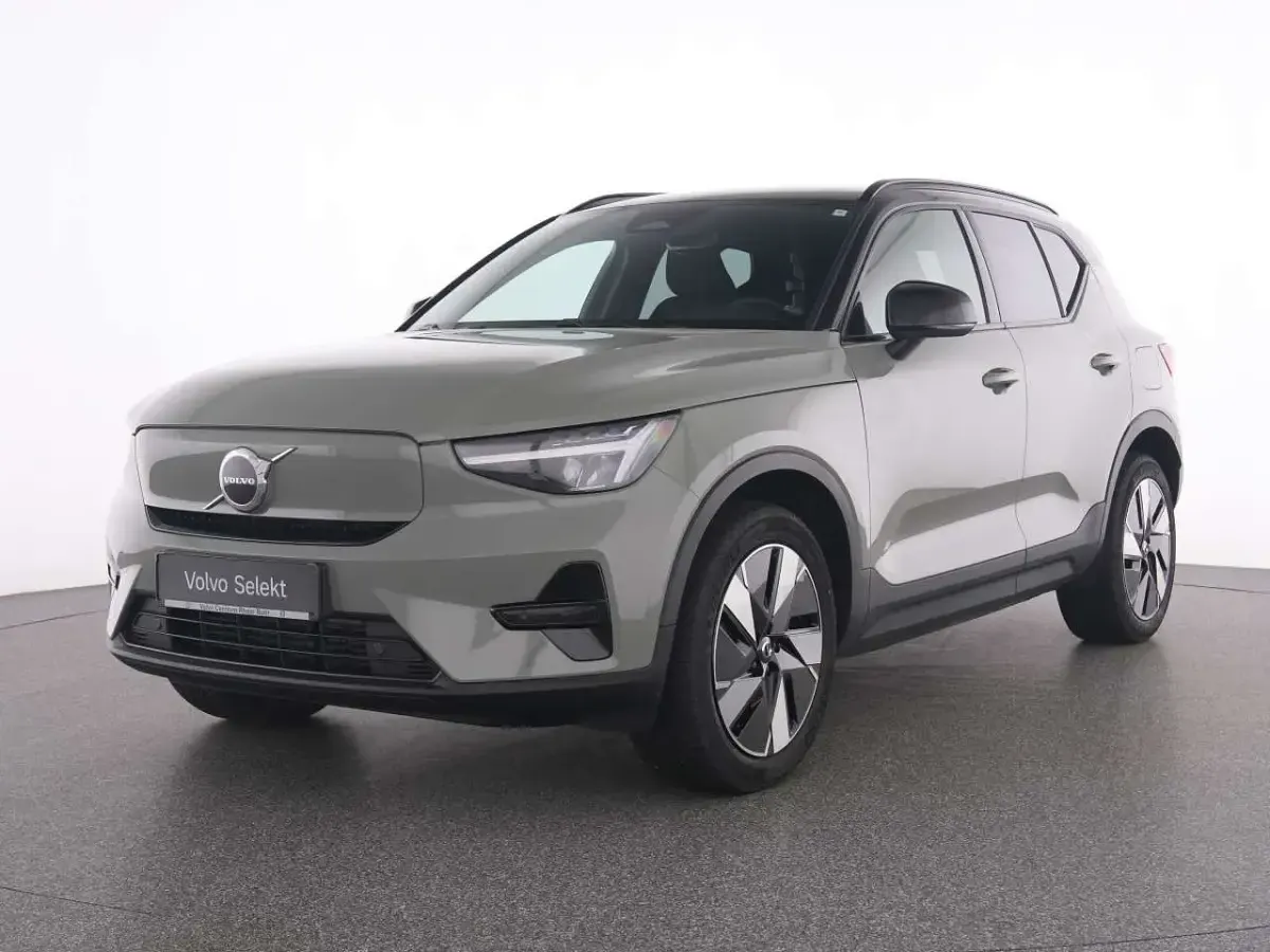 Gebraucht Volvo XC40 Core 175 kW (238 PS) 2024 Grün sage green / metallic SUV