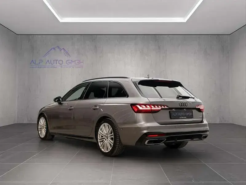 Używany Audi A4 Ambiente 286 KM (210 kW) 2020 Szary Kombi