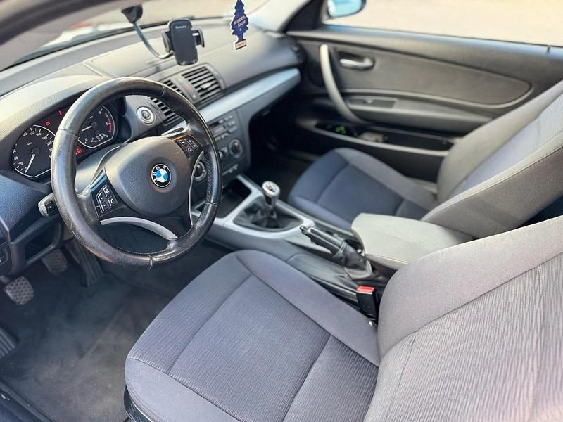 Gebraucht BMW 118 143 PS (105 kW) 2008 Schwarz Kleinwagen