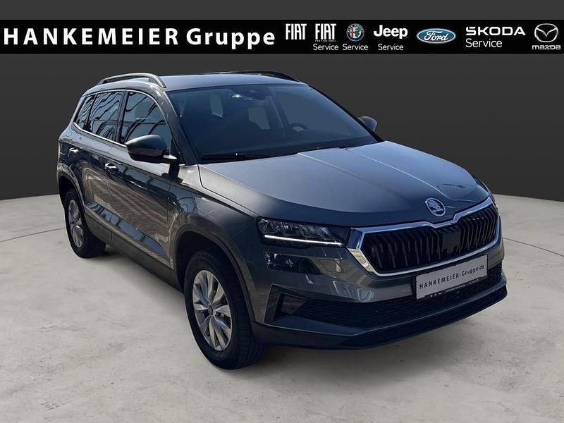 Neu Skoda Karoq Selection 150 PS (110 kW) 2025 Graphite grau metallic SUV