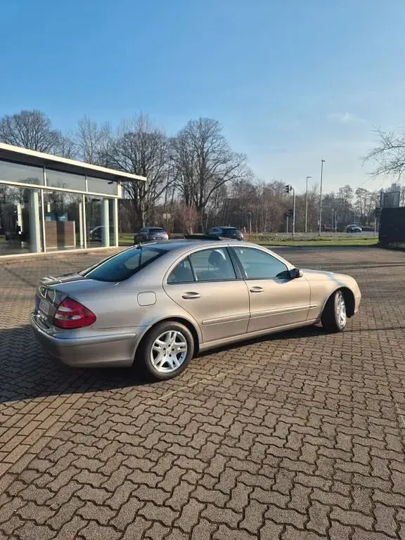 Gebraucht Mercedes E240 Elegance 177 PS (130 kW) 2004 Limousine