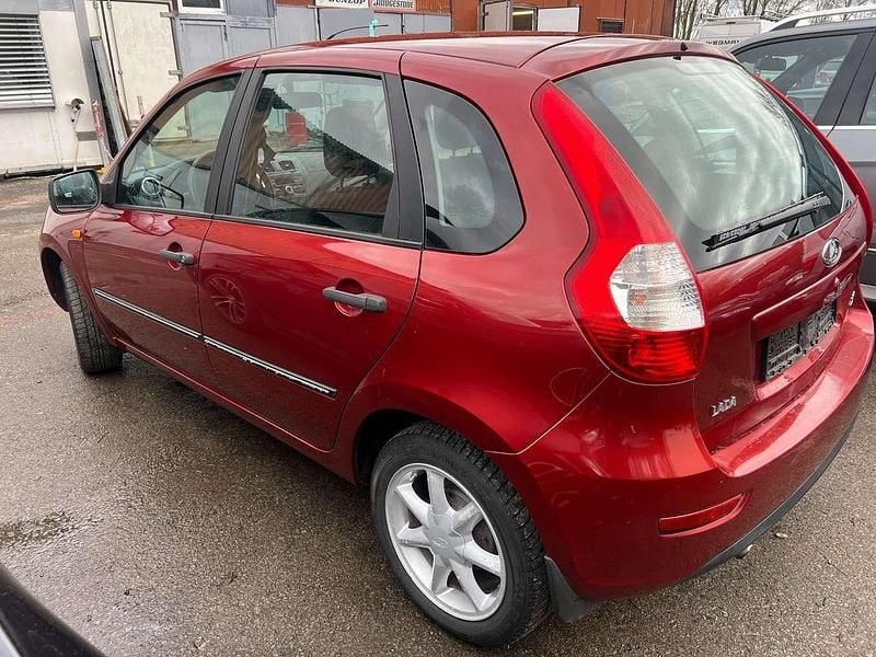 Gebraucht Lada Kalina 87 PS (63 kW) 2018 Rot Limousine