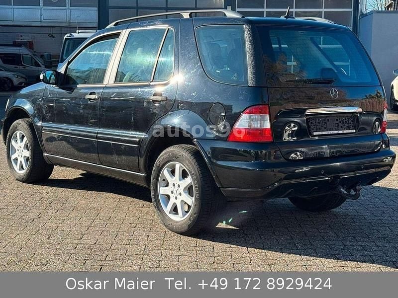 Gebraucht Mercedes ML270 163 PS (119 kW) 2004 Schwarz SUV