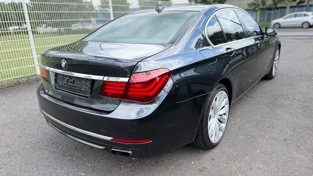 Gebraucht BMW ActiveHybrid 7 Performance 449 PS (330 kW) 2010 Grau Limousine