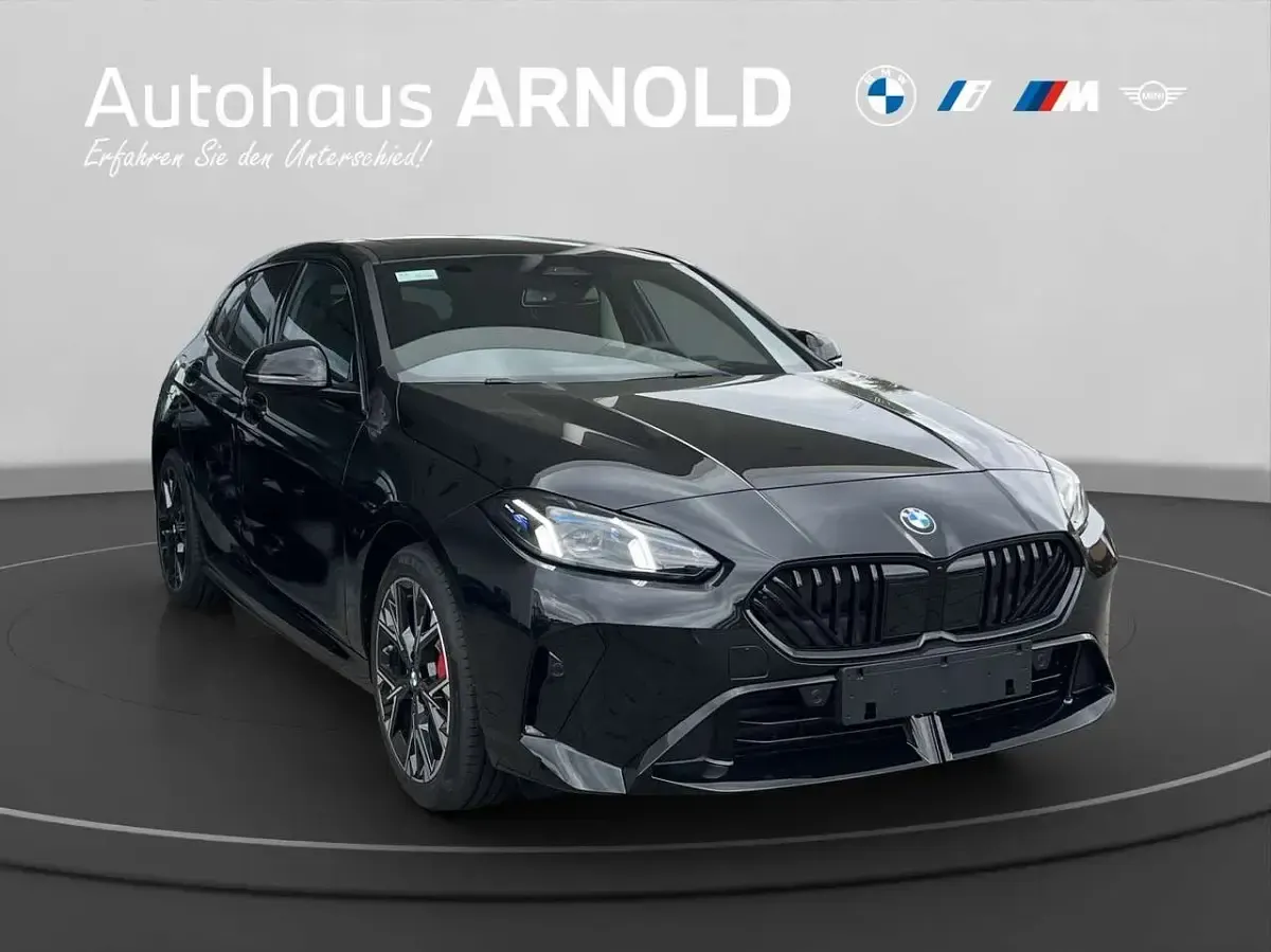 Neu BMW 120 M Sport 170 PS (125 kW) 2026 Black sapphire Kleinwagen