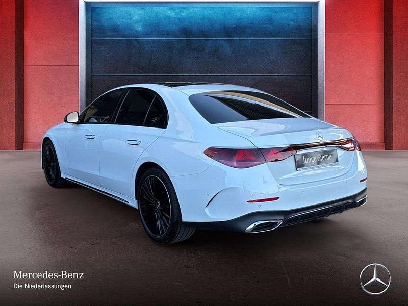 Gebraucht Mercedes E200 AMG 204 PS (150 kW) 2025 Weiß Limousine
