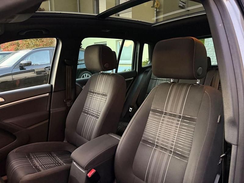 Gebraucht VW Tiguan LOUNGE 150 PS (110 kW) 2015 Grau SUV
