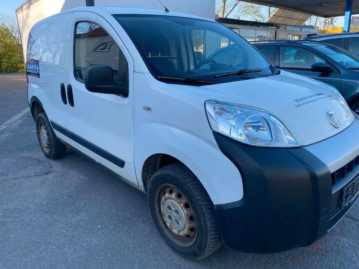 Gebraucht Fiat Fiorino Basis 77 PS (56 kW) 2012 Weiß Van / Kleinbus