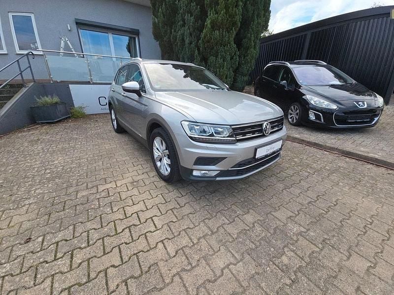 Silber Gebraucht 2016 VW Tiguan Highline SUV | 15.990 € (Fairer Preis) - Bild 1/4