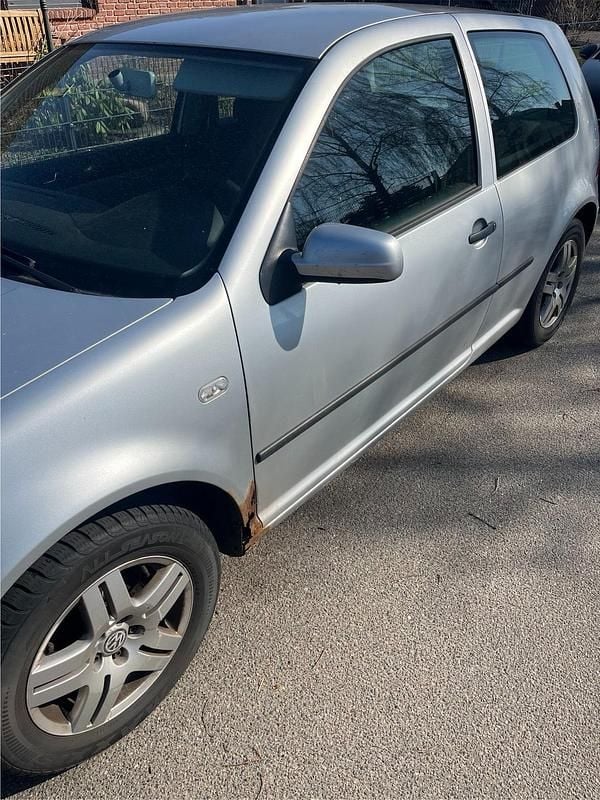 Gebraucht VW Golf IV 75 PS (55 kW) 2002 Silber Kleinwagen