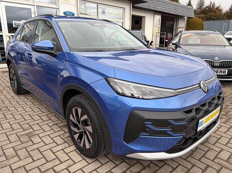 Neu VW T-Roc Life 116 PS (85 kW) 2026 Celestial blue metallic SUV