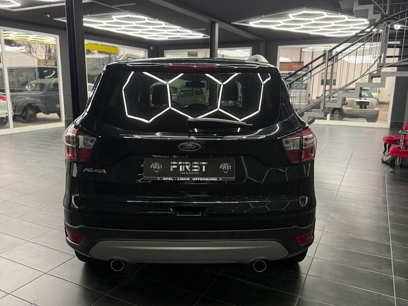 Gebraucht Ford Kuga Trend 120 PS (88 kW) 2019 Schwarz SUV