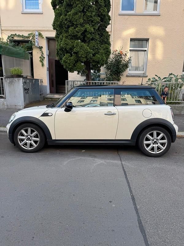 Beige Gebraucht 2009 Mini Cooper D Kleinwagen | 3.300 € (Guter Preis) - Bild 1/4