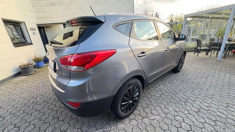 Gebraucht Hyundai ix35 135 PS (99 kW) 2012 Grau SUV