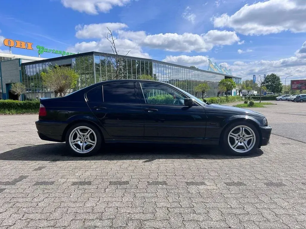 Gebraucht BMW 325 192 PS (141 kW) 2001 Schwarz Limousine