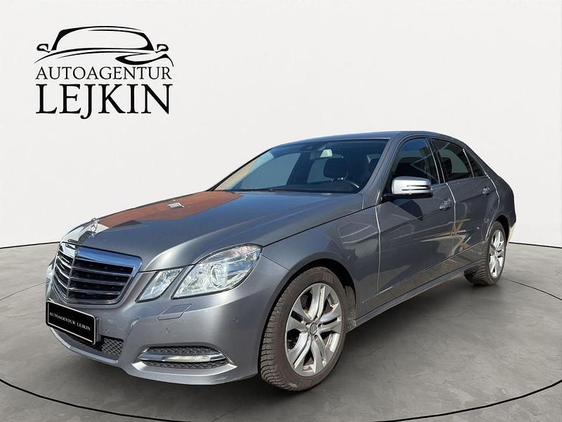 Grau Gebraucht 2010 Mercedes E250 Limousine | 11.490 € (Fairer Preis) - Bild 1/4