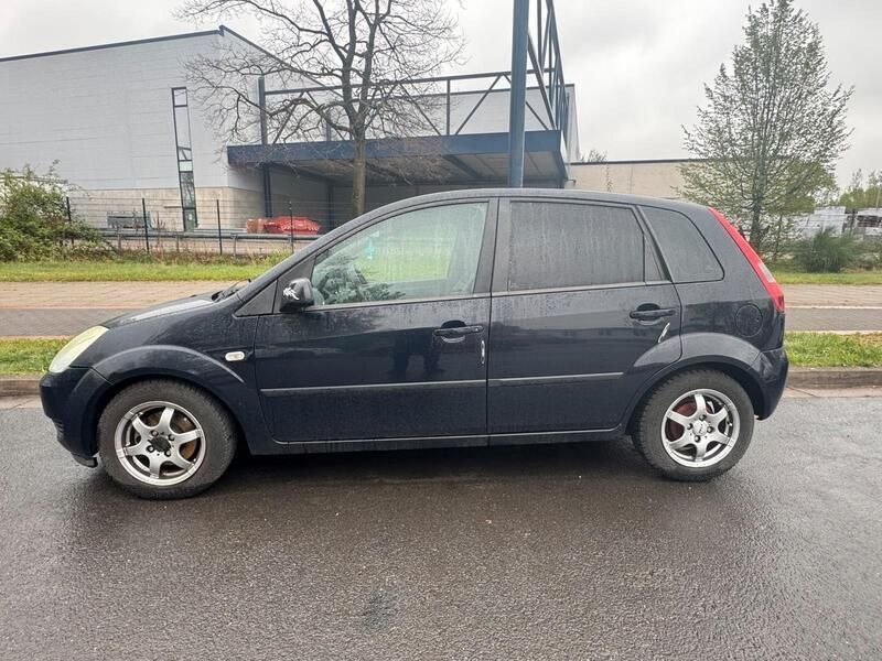 Schwarz Gebraucht 2005 Ford Fiesta Kleinwagen | 800 € - Bild 1/4
