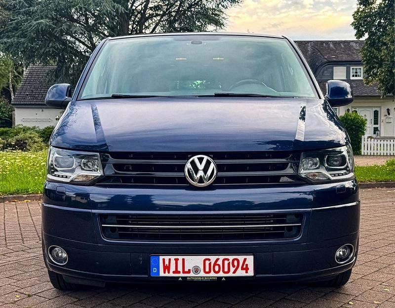 Gebraucht VW Multivan 179 PS (131 kW) 2013 Night blue metallic Van