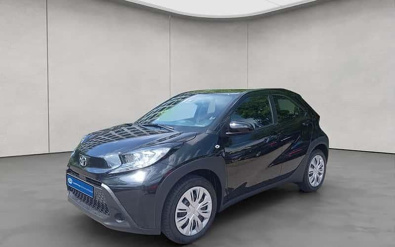 Schwarz Neu 2025 Toyota Aygo X Business Edition SUV | 19.490 € - Bild 1/4