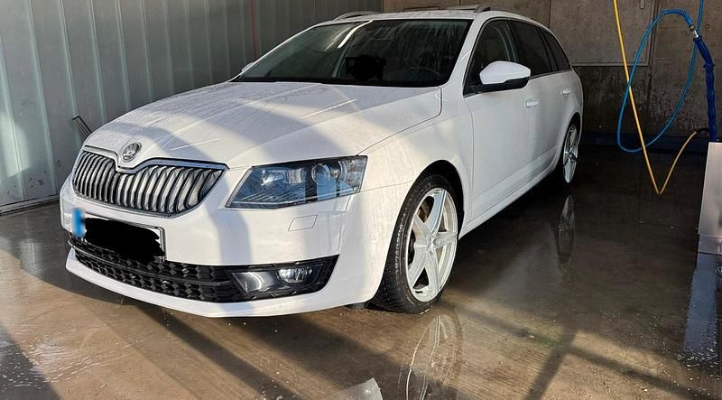 Gebraucht Skoda Octavia 140 PS (102 kW) 2014 Weiß Kleinwagen
