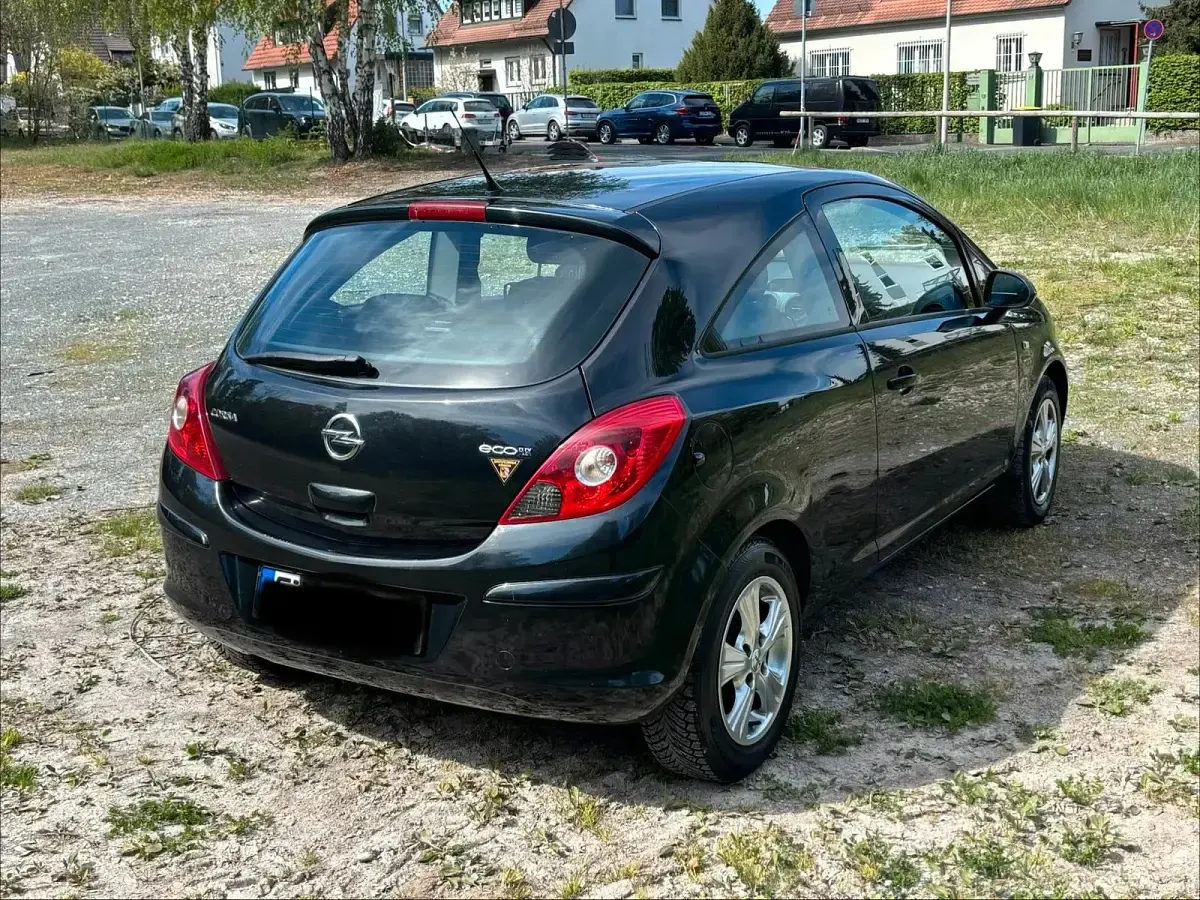 Second-hand Opel Corsa 69 CP (50 kW) 2013 Negru Hatchback
