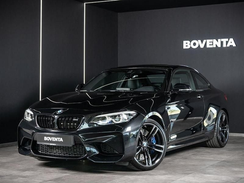 Black sapphire metallic Gebraucht 2018 BMW M2 Performance Coupé | 43.850 € (Guter Preis) - Bild 1/4