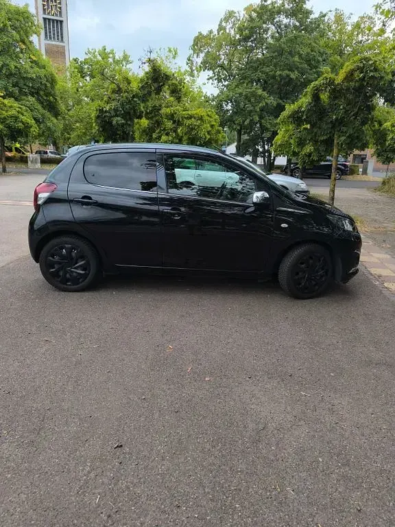Gebraucht Peugeot 108 Collection 72 PS (52 kW) 2020 Schwarz Limousine