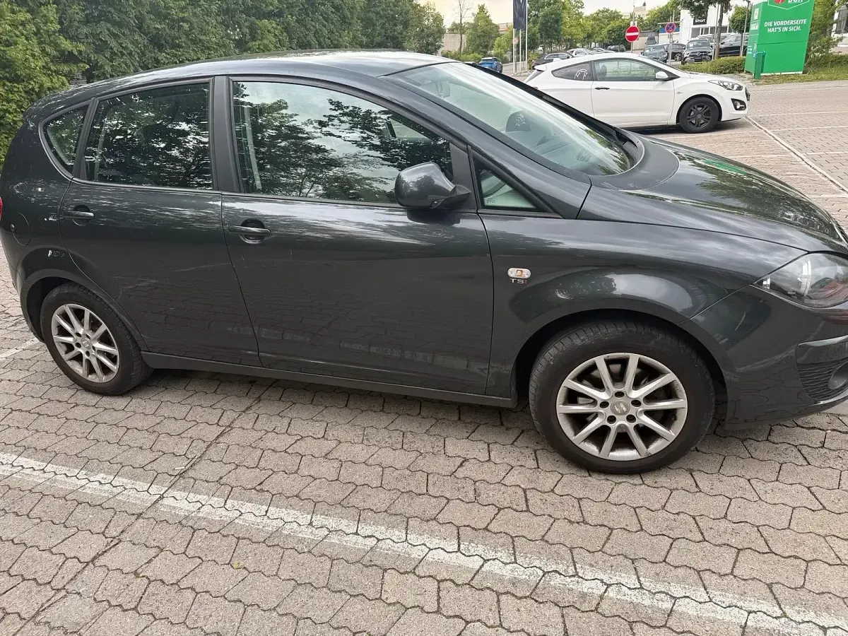 Używany Seat Altea 125 KM (91 kW) 2009 Szary Sedan/Limuzyna
