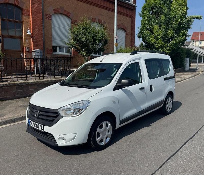 Weiß Gebraucht 2016 Dacia Dokker Ambiance Van | 7.450 € (Guter Preis) - Bild 1/4