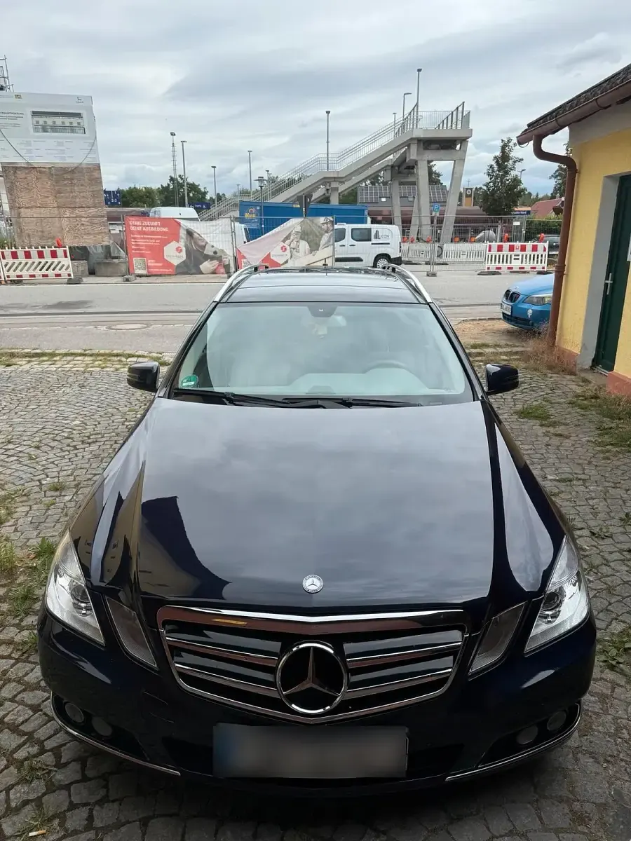 Gebraucht Mercedes E350 231 PS (169 kW) 2010 Blau Kombi