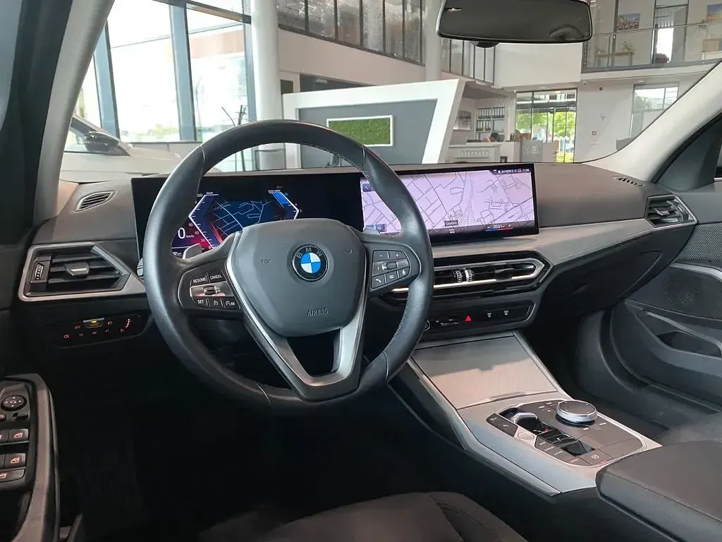 Gebraucht BMW 320 190 PS (139 kW) 2023 Grau Kombi