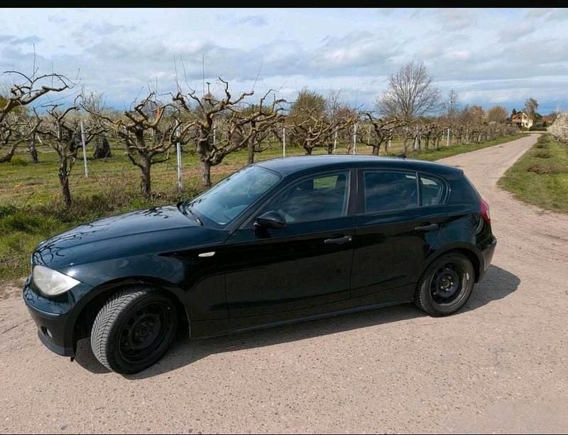 Second-hand BMW 118 2006 Negru Hatchback