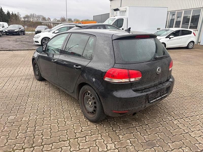 Gebraucht VW Golf VI 105 PS (77 kW) 2011 Schwarz Kleinwagen
