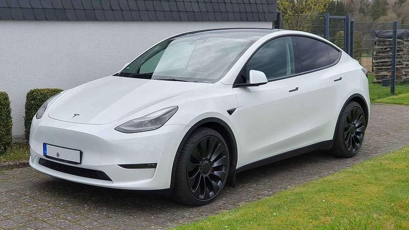 Weiß Gebraucht 2022 Tesla Model Y Performance SUV | 38.999 € (Fairer Preis) - Bild 1/4