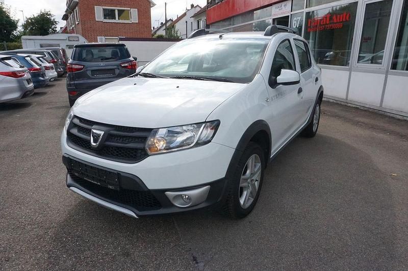 Weiß Gebraucht 2015 Dacia Sandero Stepway Ambiance Kleinwagen | 5.750 € (Fairer Preis) - Bild 1/4