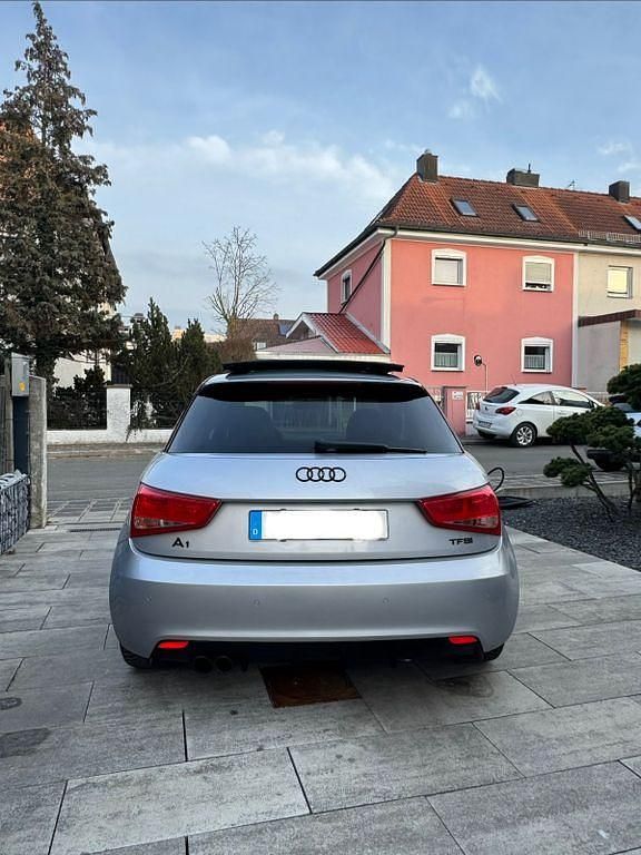 Gebraucht Audi A1 Sport 122 PS (89 kW) 2014 Grau Kleinwagen