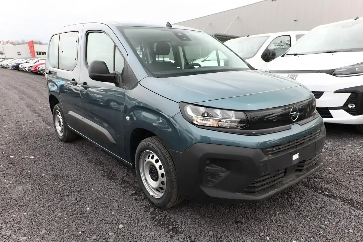 Nouvelle Opel Combo Edition 102 ch (75 kW) 2025 Bleue Monospace