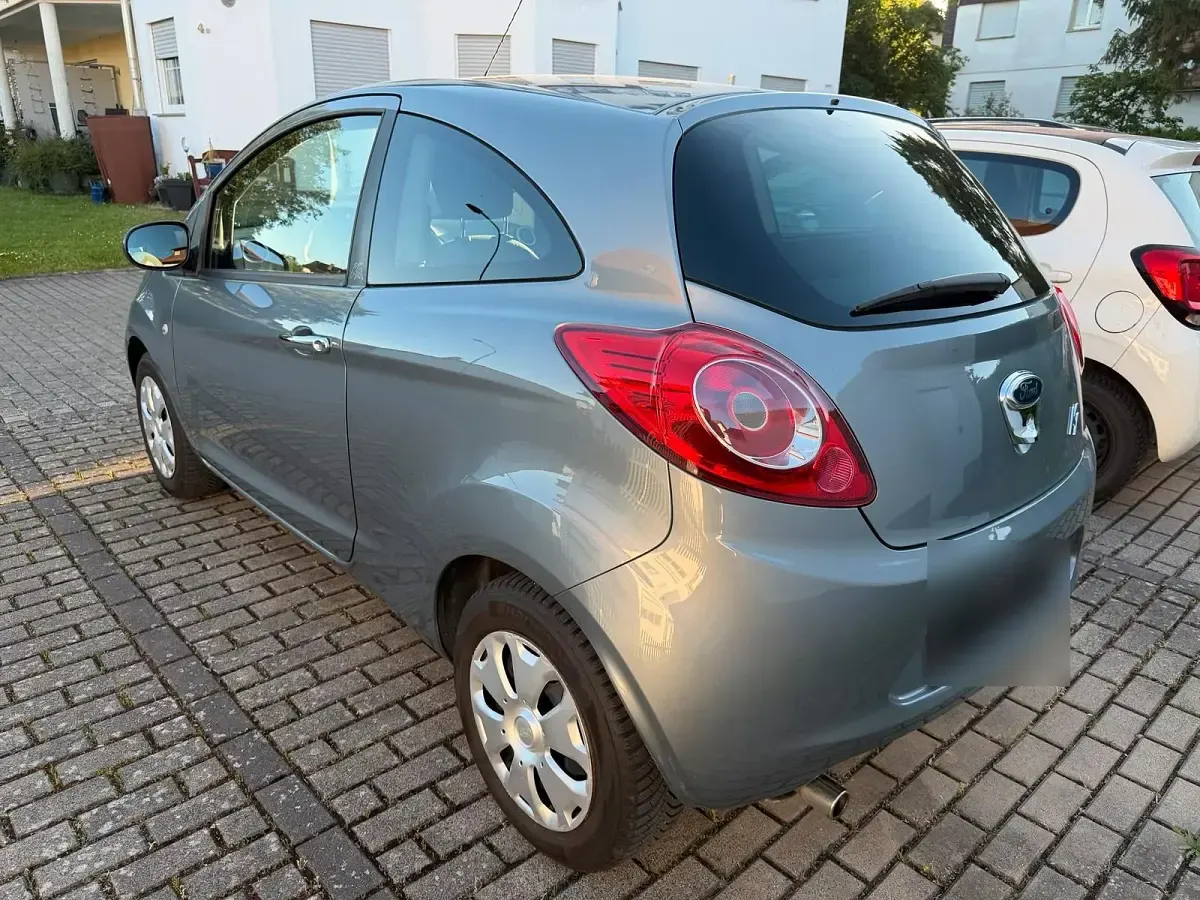 Gebraucht Ford Ka Titanium 69 PS (50 kW) 2014 Grau Kleinwagen