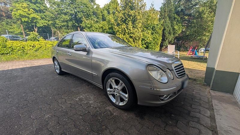 Gebraucht Mercedes E350 Avantgarde 272 PS (200 kW) 2006 Grau Limousine