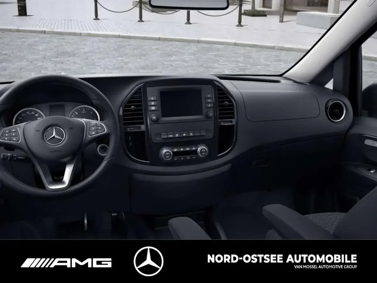 Gebraucht Mercedes Vito 237 PS (174 kW) 2022 Obsidianschwarz metallic Van