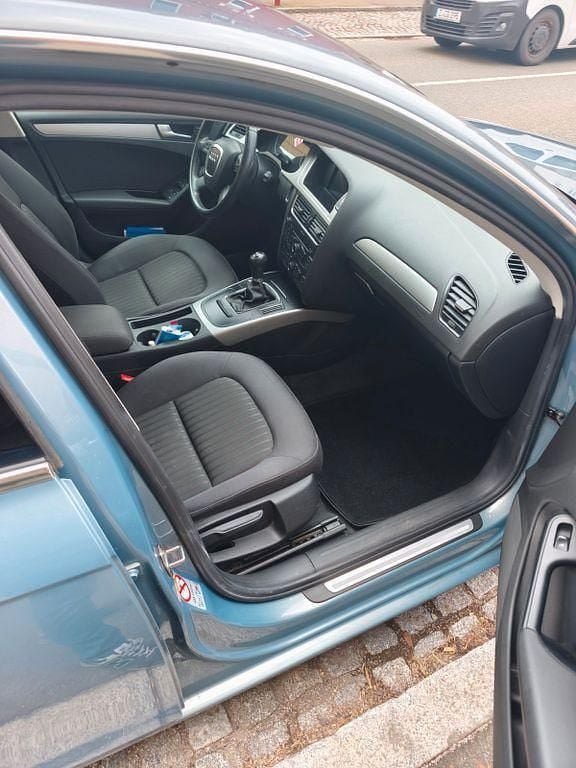 Gebraucht Audi A4 Ambition 120 PS (88 kW) 2009 Blau Limousine