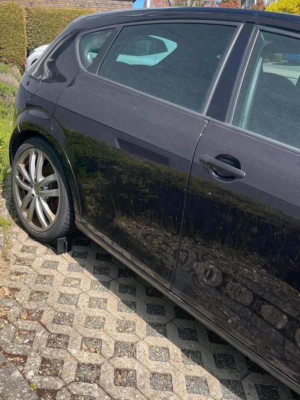 Używany Seat Leon CUPRA 241 KM (177 kW) 2009 Czarny Hatchback