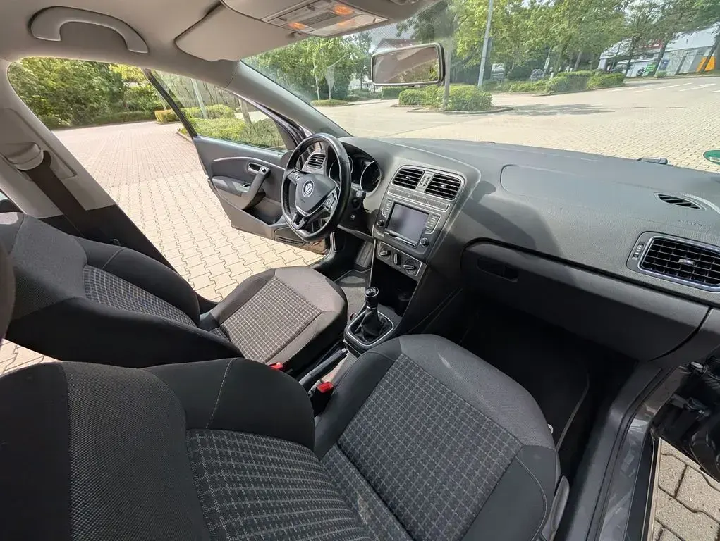 Gebraucht VW Polo Trendline 75 PS (55 kW) 2017 Grau Limousine