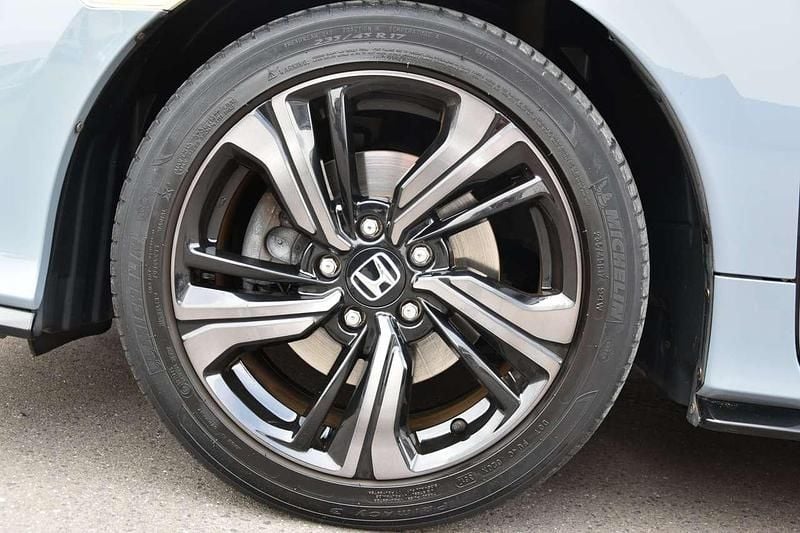 Gebraucht Honda Civic Sport Plus 182 PS (133 kW) 2017 Grau Limousine