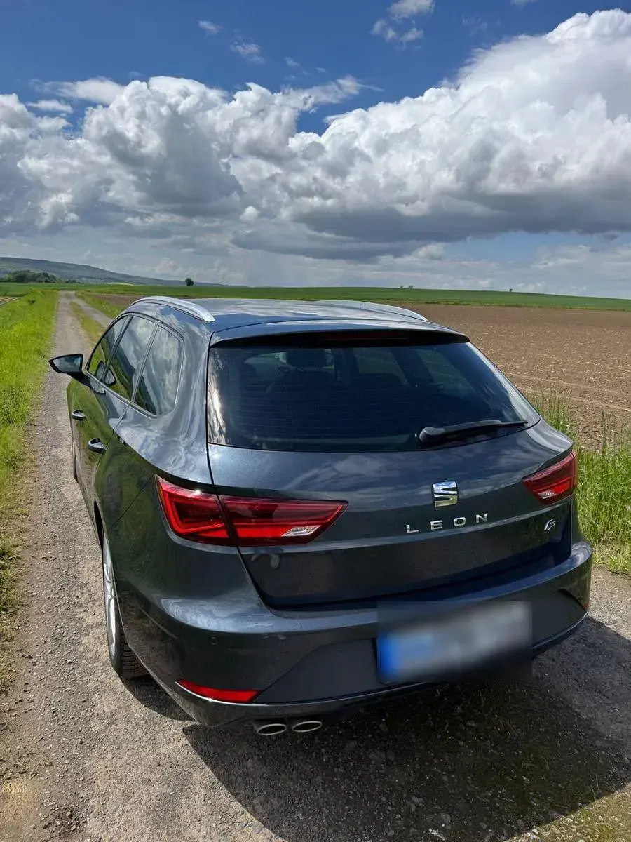 Gebraucht Seat Leon FR 131 PS (96 kW) 2019 Grau Limousine