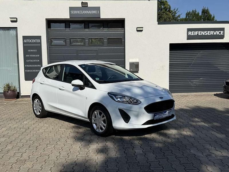 Frostweiß Gebraucht 2018 Ford Fiesta Trend Kleinwagen | 6.000 € (Fairer Preis) - Bild 1/4