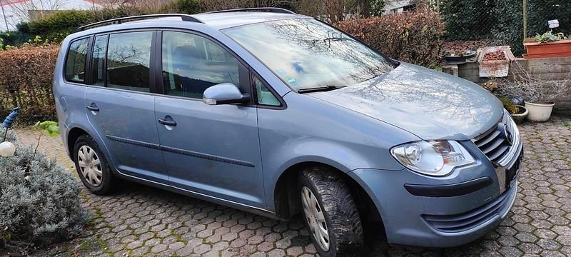 Grau Gebraucht 2008 VW Touran Van / Kleinbus | 2.900 € (Guter Preis) - Bild 1/4