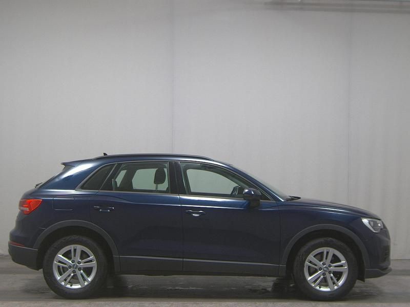 Blau Gebraucht 2020 Audi Q3 Basis SUV | 19.680 € (Guter Preis) - Bild 1/4